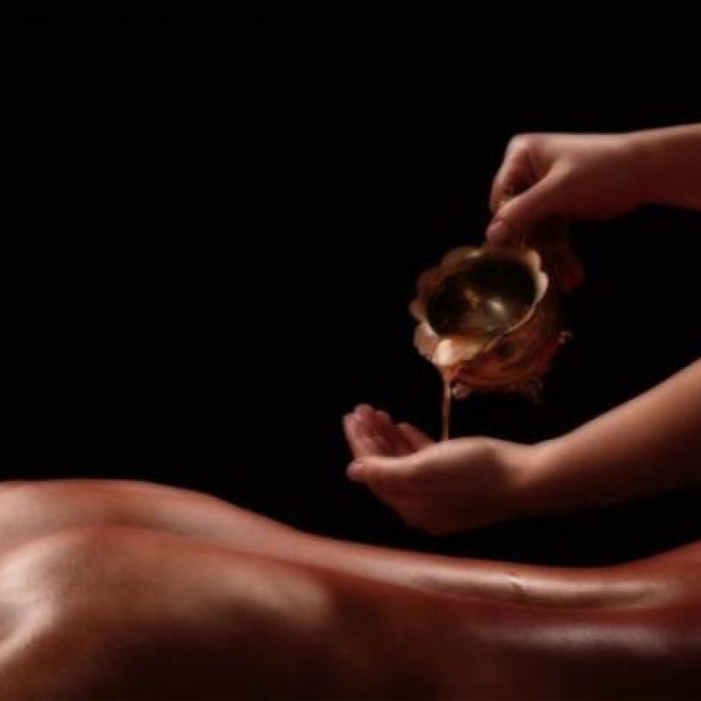 vrei-sa-i-iei-minile-in-pat-impresioneaza-l-cu-tehnica-ta-grozava-de-masa